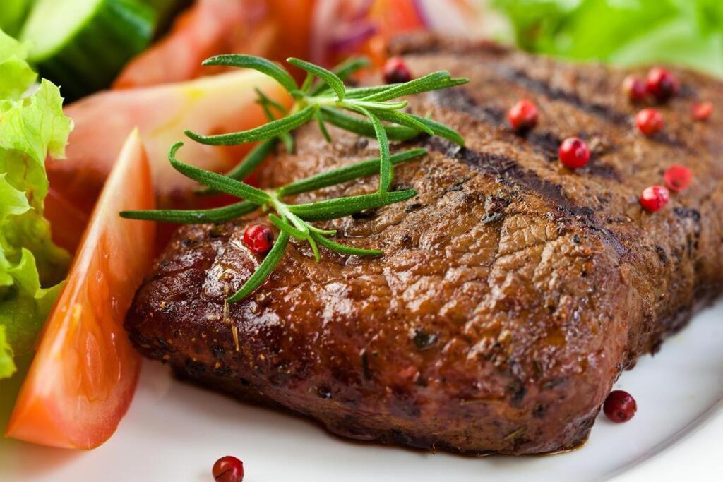 Hotel Half Moon Airport Restaurant Римини Экстерьер фото