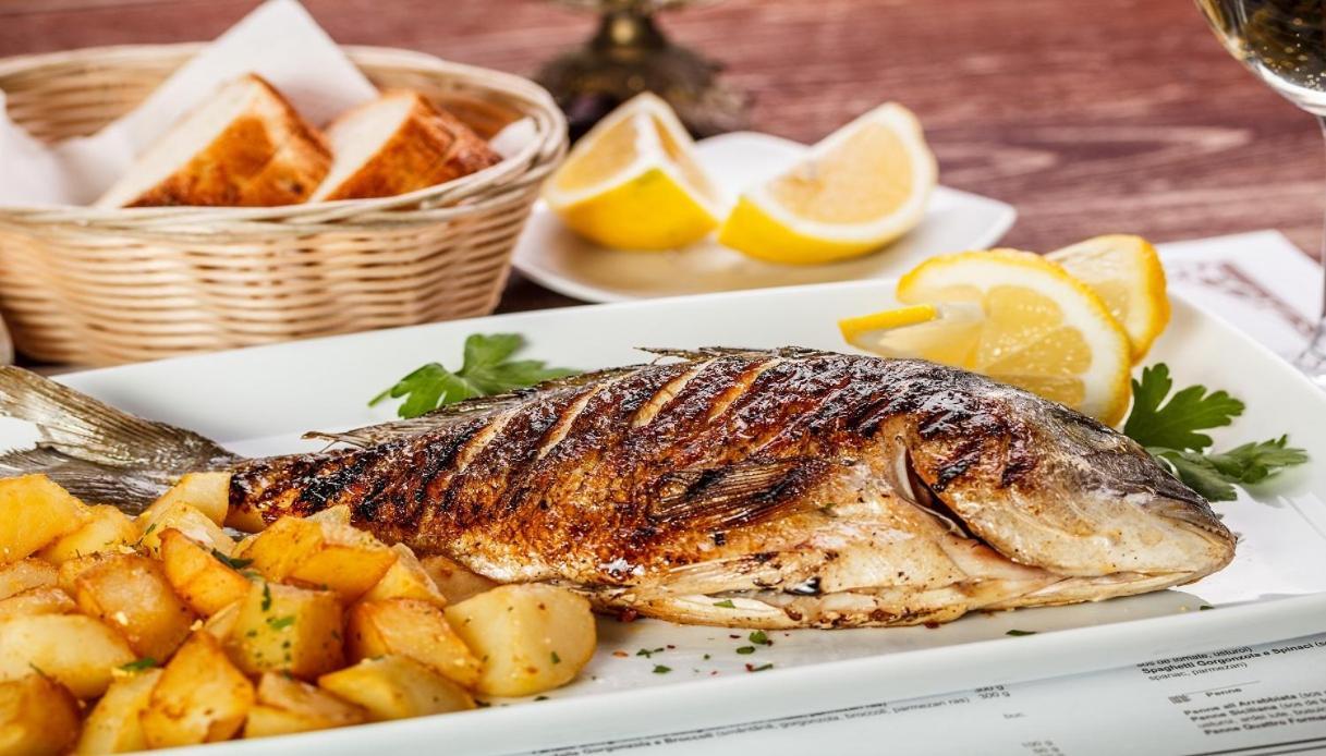 Hotel Half Moon Airport Restaurant Римини Экстерьер фото