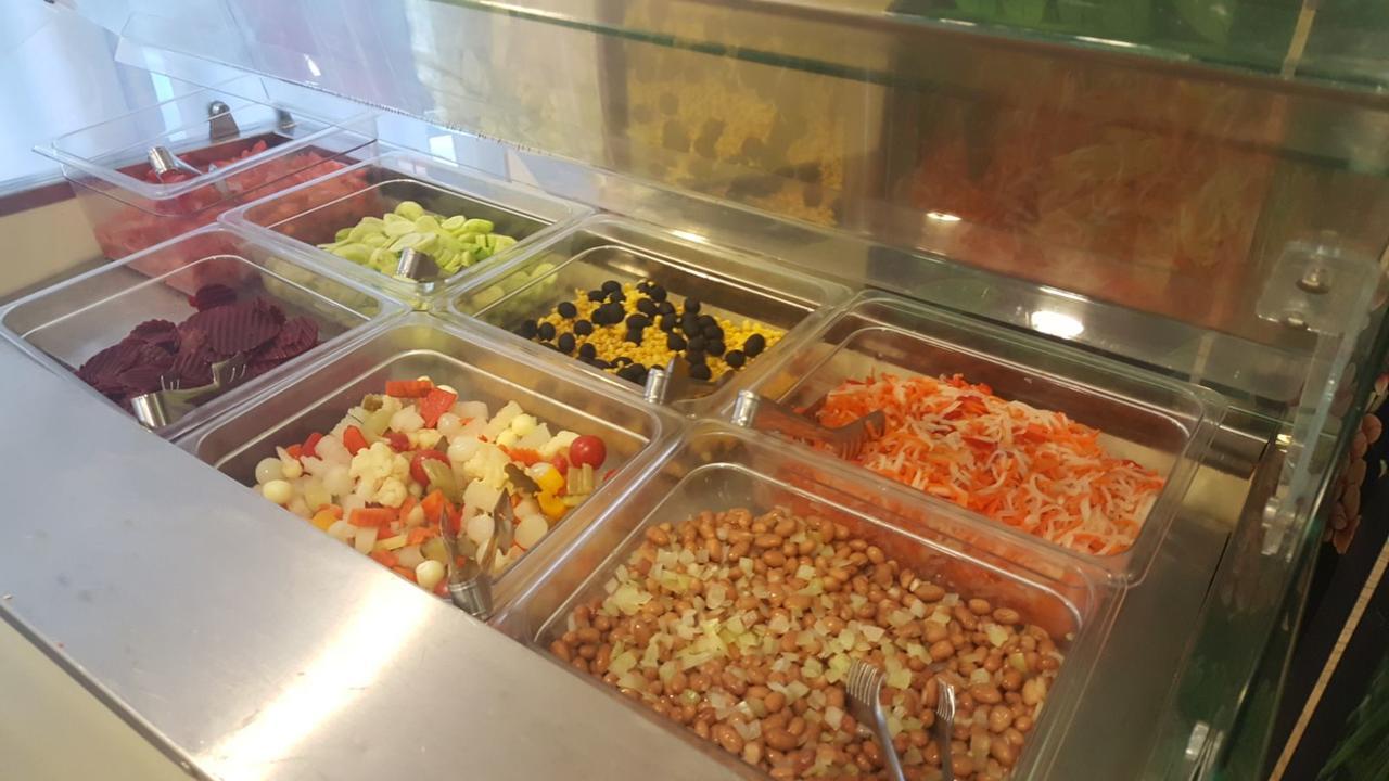 Hotel Half Moon Airport Restaurant Римини Экстерьер фото